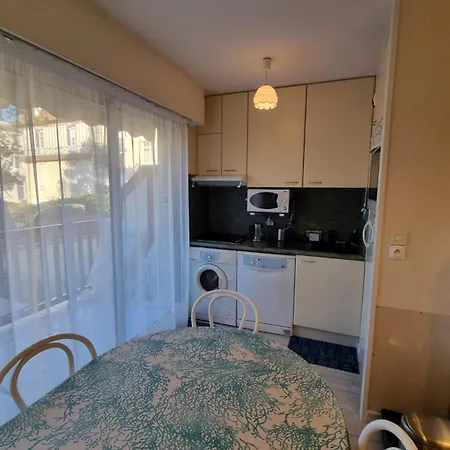 Apartament Charming With Balcony In